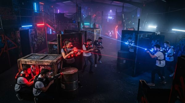 Les meilleures tactiques pour un laser game d'équipe à Paris
